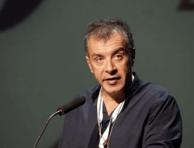 Σ.Θεοδωράκης: «Ένας ομοφυλόφιλος είναι κατάλληλος γονέας όσο και ένας ετεροφυλόφιλος » (φωτό)